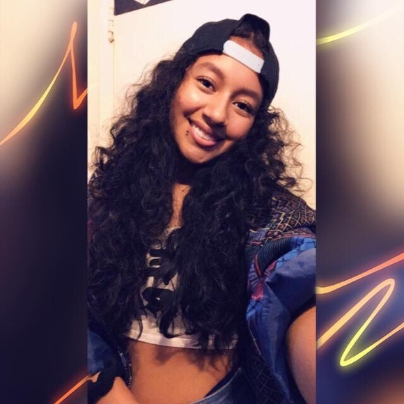 CelyππΌπ is the name welcome to my closet ππΌβΊοΈ - Picture 2 of 5